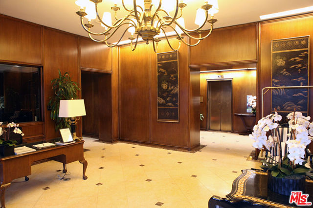 10550 Wilshire Boulevard, Los Angeles CA: https://media.crmls.org/mediaz/734c2403-c137-4b71-94b2-956986a37a1f.jpg