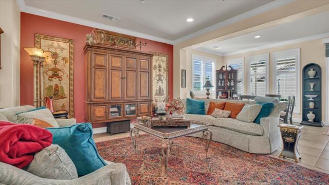 1467 Chestnut Hill Drive, Manteca CA: https://media.crmls.org/mediaz/734cf62b-3e0d-40ee-b3c6-18e453dbb935.jpg