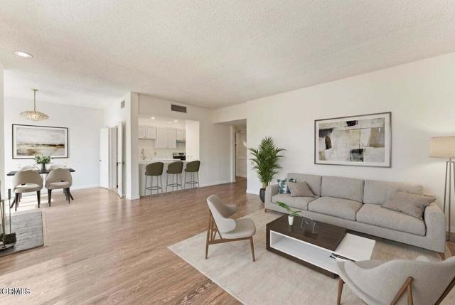 Detail Gallery Image 9 of 31 For 960 San Pasqual St #210,  Pasadena,  CA 91106 - 2 Beds | 3 Baths