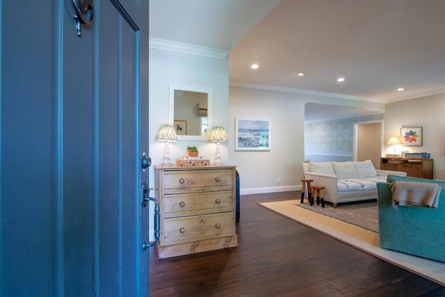 1360 Elder Avenue, Menlo Park CA: https://media.crmls.org/mediaz/734d83e0-0f88-433a-8435-388f4ac1bb2e.jpg