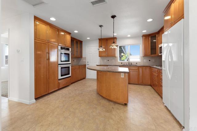 3169 Bunche Avenue, San Diego CA: https://media.crmls.org/mediaz/734dcb99-31e5-4176-bb47-db972b3cde35.jpg