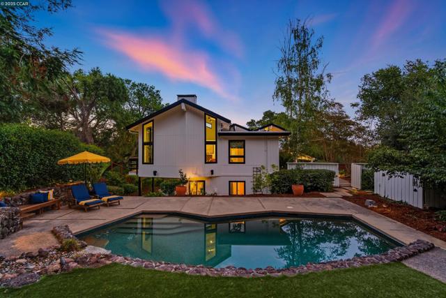 4161 Coralee Ln, Lafayette CA: https://media.crmls.org/mediaz/734e2af2-58d2-44f2-81e0-e57c3919dd30.jpg