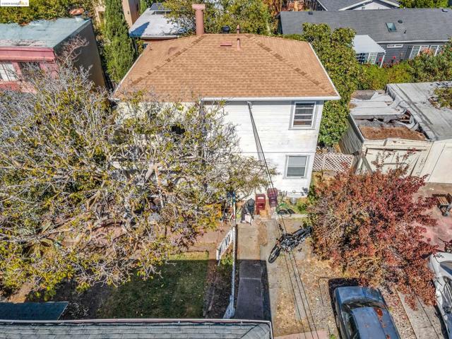 1028 61st St, Oakland CA: https://media.crmls.org/mediaz/734e5446-50ab-4978-9def-cdc7099e366f.jpg