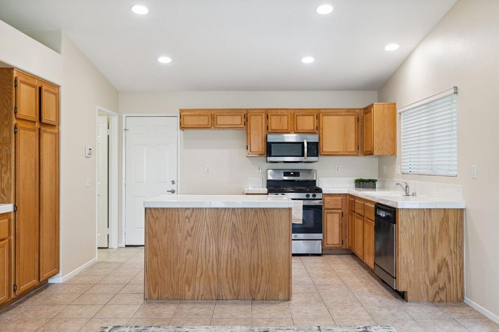 MLS #219138920DA image #14