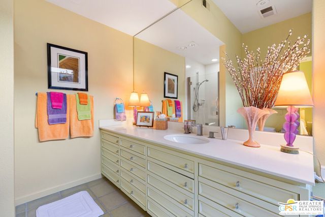 47425 Medina Drive, Palm Desert CA: https://media.crmls.org/mediaz/734e8704-efcd-422e-ab8a-49972ca259d6.jpg