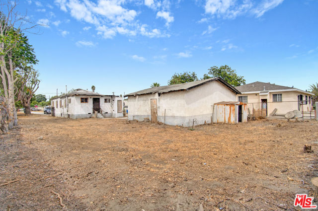 2028 E 126th Street, Compton CA: https://media.crmls.org/mediaz/734f08d4-3b4d-4551-b08f-29d7a62739b3.jpg