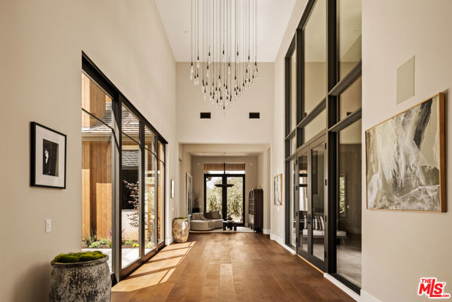 26719 Mulholland Highway, Calabasas CA: https://media.crmls.org/mediaz/734f9493-1c27-41bb-9979-4920c9e21df9.jpg