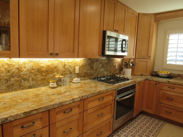 48440 Racquet Lane, Palm Desert CA: https://media.crmls.org/mediaz/734fbe98-e973-4ff7-b1e7-d46f777c8f77.jpg