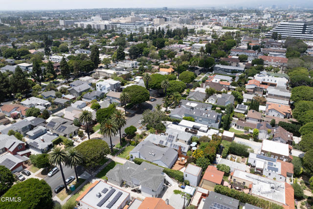4160 Madison Avenue, Culver City CA: https://media.crmls.org/mediaz/73507586-a8de-4413-b452-09aa6ab9d30e.jpg