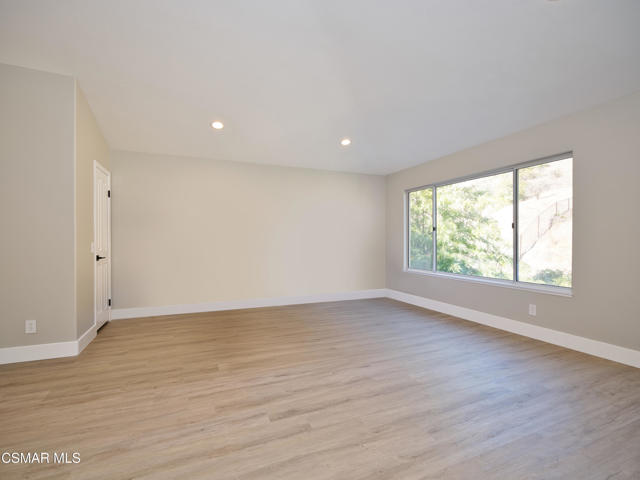 2461 Kirsten Lee Drive, Westlake Village CA: https://media.crmls.org/mediaz/73507714-87ea-4261-bae2-34c90ad99afb.jpg