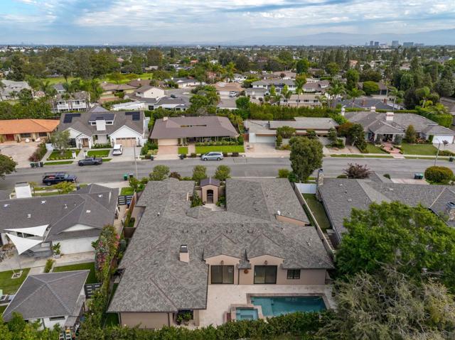1879 Tahiti Drive, Costa Mesa CA: https://media.crmls.org/mediaz/7350a502-a865-434a-a921-e000e171690e.jpg