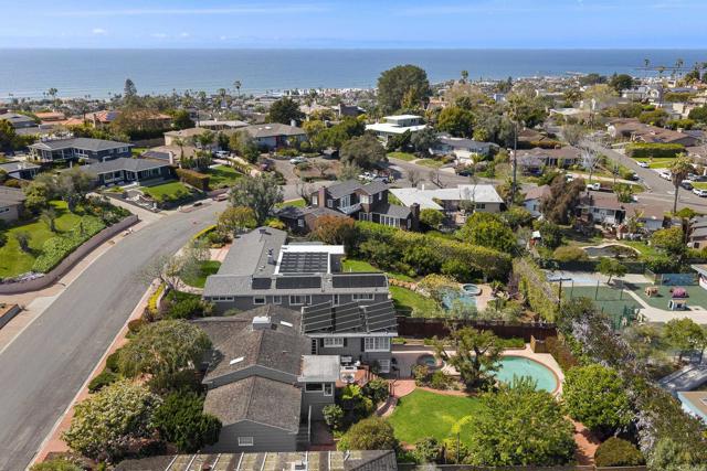 1451 Savoy Circle, San Diego CA: https://media.crmls.org/mediaz/7350e373-6d0b-435c-b58e-7b5e7b1f7946.jpg