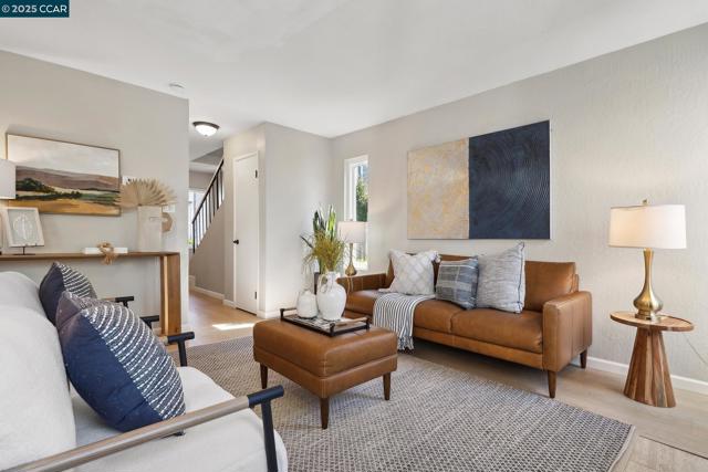 250 Ashley Circle, Danville CA: https://media.crmls.org/mediaz/73511768-d347-46d6-95f3-b3a9b9dbd1dc.jpg