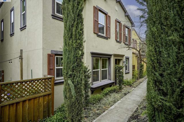 3105 Vittoria Loop, Dublin CA: https://media.crmls.org/mediaz/735148ac-1649-4d78-a8ef-bdf0eb300d29.jpg