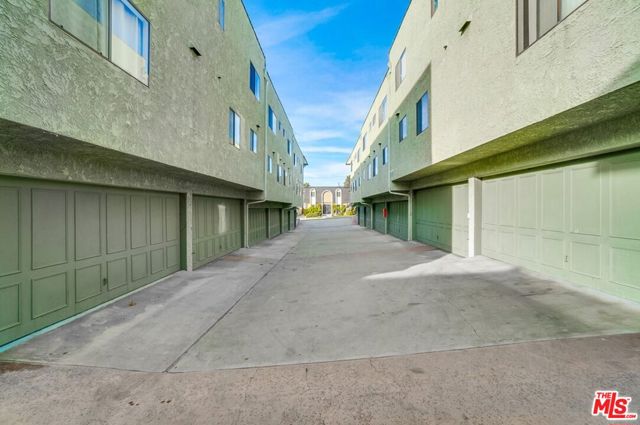 1832 Rockefeller Lane, Redondo Beach, California 90278, 2 Bedrooms Bedrooms, ,2 BathroomsBathrooms,Residential,For Sale,Rockefeller,25603743 1832 Rockefeller Lane, Redondo Beach, California 90278, 2 Bedrooms Bedrooms, ,2 BathroomsBathrooms,Residential,For Sale,Rockefeller,25603743