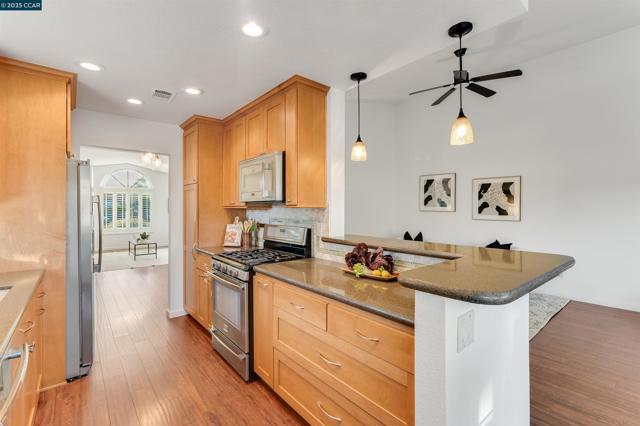 1438 Landahl Ct, Benicia CA: https://media.crmls.org/mediaz/7351c4d9-7b0e-45f3-a207-913a8a87ed3d.jpg