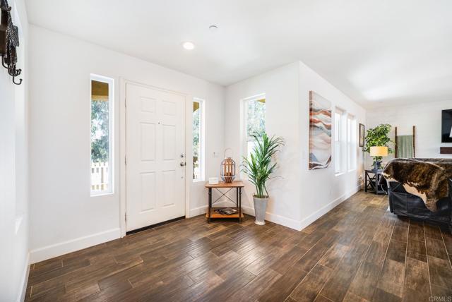 Detail Gallery Image 8 of 41 For 1023 Olive Ave, Ramona,  CA 92065 - 3 Beds | 3/1 Baths