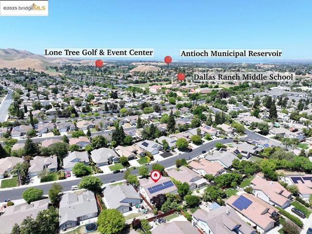 5125 Monitor Pass Way, Antioch CA: https://media.crmls.org/mediaz/7351dfe7-f99f-4afc-a078-a3bb3cd5e9d6.jpg