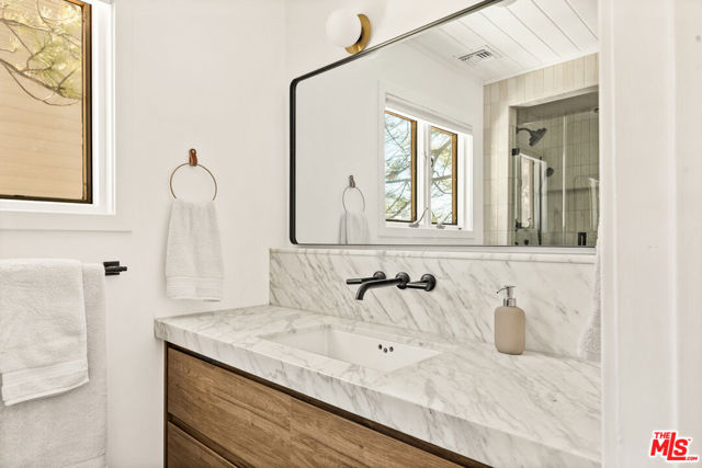 28277 Arbon Lane, Lake Arrowhead CA: https://media.crmls.org/mediaz/7351ef0a-2d59-44c1-93aa-06adca1bcfda.jpg