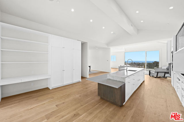 1324 Monument Street, Pacific Palisades CA: https://media.crmls.org/mediaz/7351f763-8c55-4356-a5fb-2a388f2ba46a.jpg
