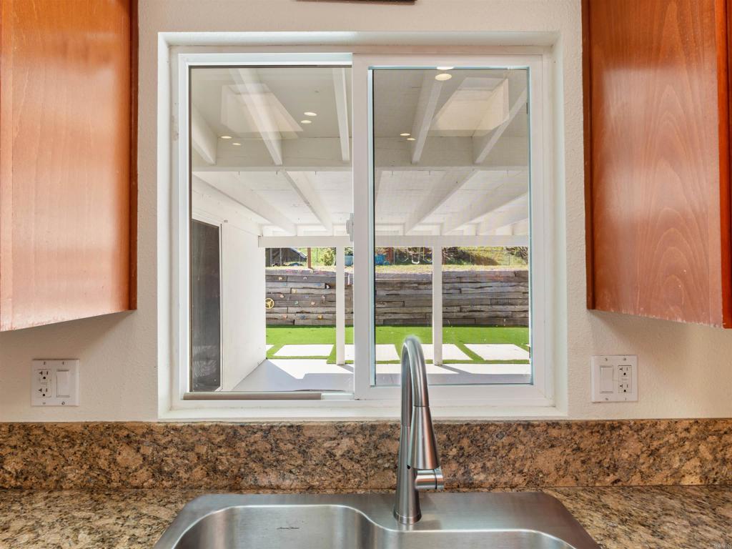 https://media.crmls.org/mediaz/7352625d-ee14-4262-b49c-fee68ba03cce.jpg?preset=X-Large