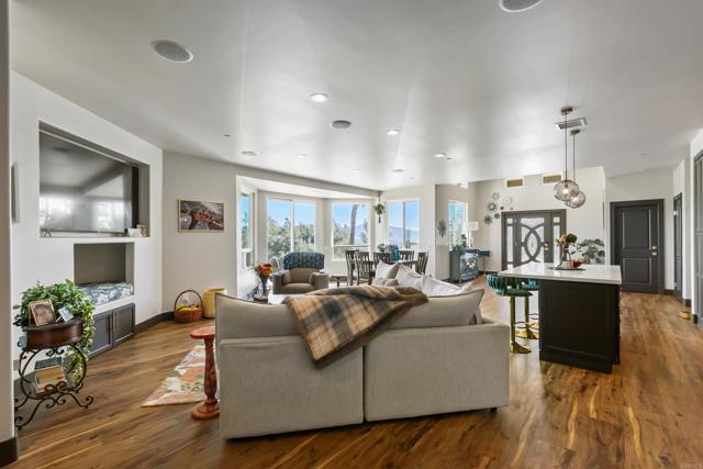 Detail Gallery Image 5 of 67 For 296 East Ln, El Cajon,  CA 92021 - 3 Beds | 2 Baths