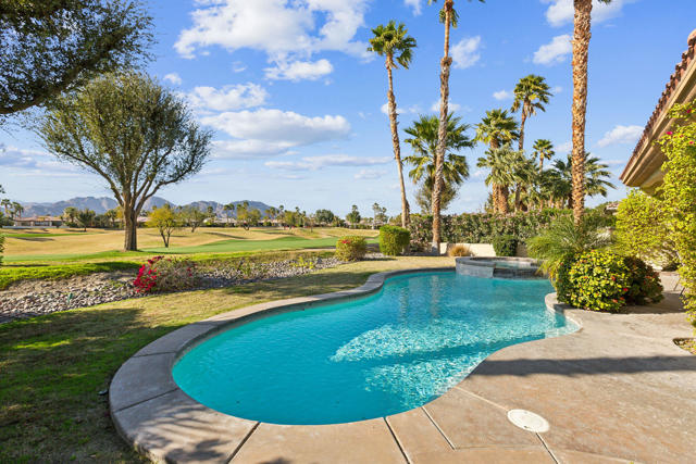 57575 Seminole Drive, La Quinta CA: https://media.crmls.org/mediaz/7352a9d8-3c8b-4343-8b38-5ee7256b2cb3.jpg