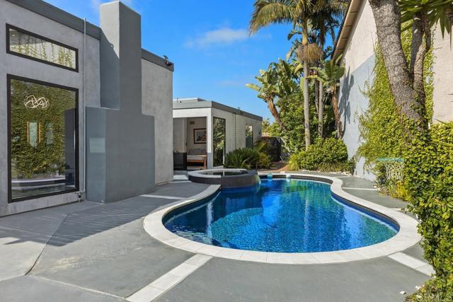 6544 Caminito Northland, La Jolla CA: https://media.crmls.org/mediaz/7352d18b-7fa8-4839-9faa-ea438e891402.jpg