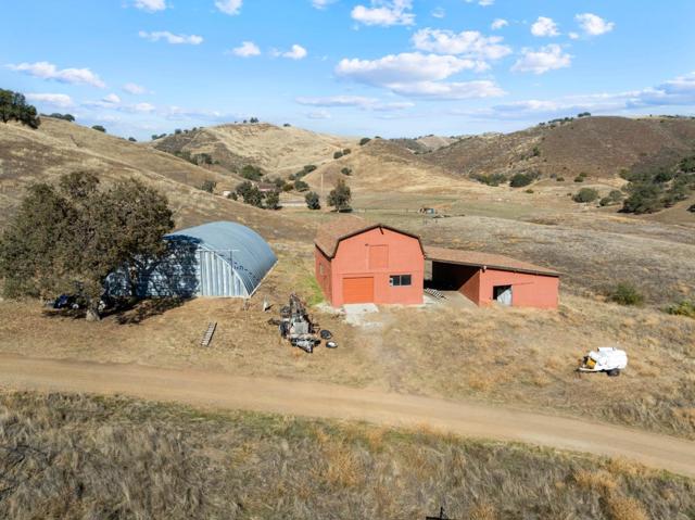 20101 Panoche Road, Paicines CA: https://media.crmls.org/mediaz/73530700-7cbc-44df-a0db-3f47e2c80ede.jpg