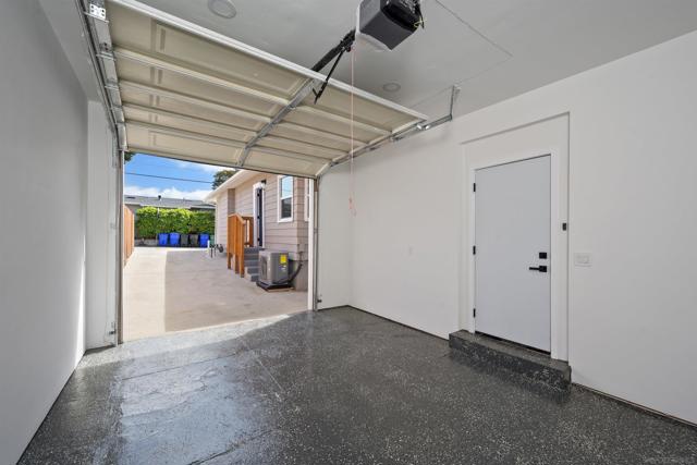 3675 Herbert St, San Diego CA: https://media.crmls.org/mediaz/73532cd8-d975-41bc-b290-04b1f98cf286.jpg