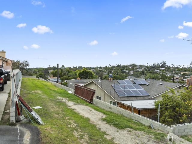 Detail Gallery Image 3 of 9 For 1683 Watson Way, Vista,  CA 92083 - – Beds | – Baths