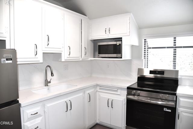 1539 B Vista Del Mar Drive, Ventura CA: https://media.crmls.org/mediaz/73551147-f892-4ef0-8ba4-d43e0148e4b5.jpg