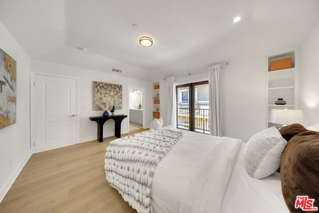 2449 Oswego Street, Pasadena CA: https://media.crmls.org/mediaz/7355a663-5a98-483d-ad7d-9d0b306220cb.jpg