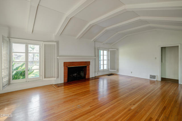 Detail Gallery Image 4 of 37 For 4463 Commonwealth Ave, La Canada Flintridge,  CA 91011 - 3 Beds | 2 Baths