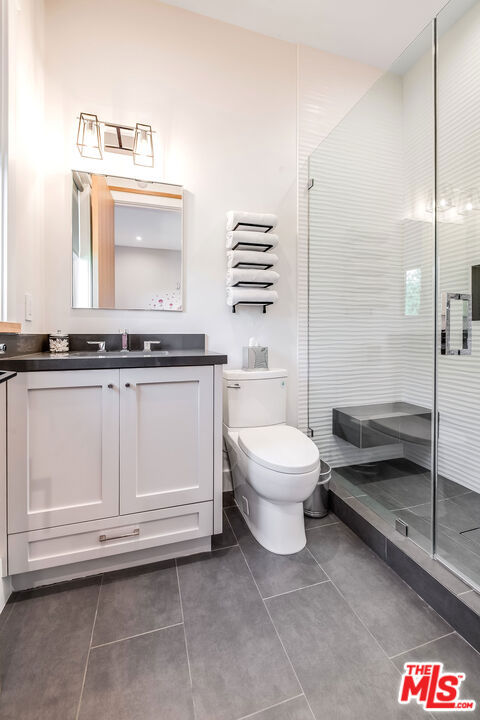 4365 Kraft Avenue, Studio City CA: https://media.crmls.org/mediaz/7356b3f6-456d-4d1f-9a23-b7be7ed586f7.jpg