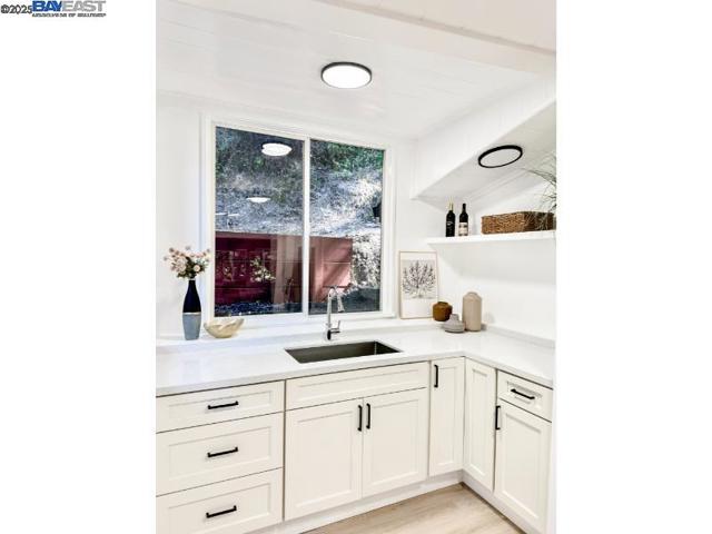 21401 Santa Clara Ave, Monte Rio CA: https://media.crmls.org/mediaz/73570146-c149-4ca8-89e2-dd6a00576216.jpg