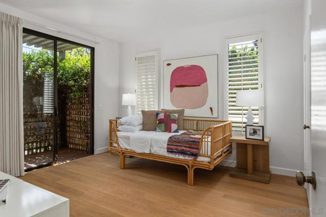 335 Fern Glen, La Jolla CA: https://media.crmls.org/mediaz/73578b69-5789-4ea7-9690-2181466c6fbc.jpg