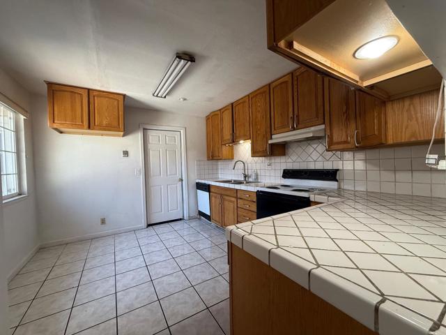 835 Saraband Way, San Jose CA: https://media.crmls.org/mediaz/73578e42-85fb-4a9b-b8c7-5b5ace715f4f.jpg