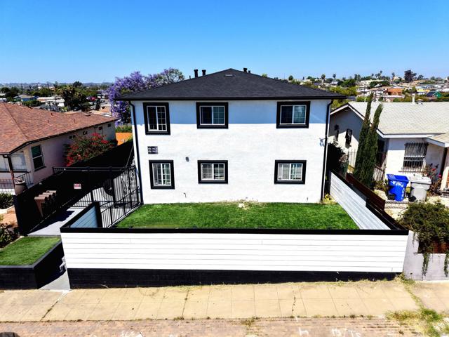 3934 Marine View Ave, San Diego CA: https://media.crmls.org/mediaz/7358f8b3-7a28-4356-a666-d2ecaac040e2.jpg