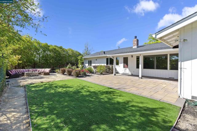 33 Sullivan Dr, Moraga CA: https://media.crmls.org/mediaz/7359544c-7cb7-4299-9b4c-a67faa62849b.jpg