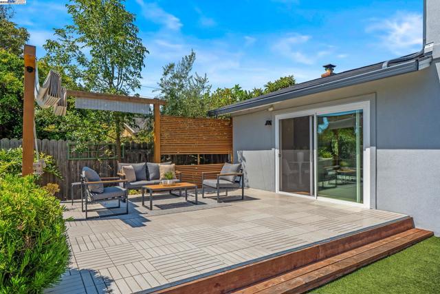 7574 Birkdale Dr, Newark CA: https://media.crmls.org/mediaz/7359cad8-76fb-49f7-9238-f2168c8cdd21.jpg