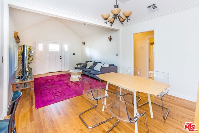 866 N Doheny Drive, West Hollywood CA: https://media.crmls.org/mediaz/735a22bb-3a02-4d77-b36e-1af3fbdf850f.jpg