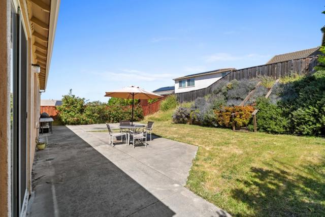 1085 Oakpoint Drive, Bay Point CA: https://media.crmls.org/mediaz/735ac563-9b2a-4ed2-b4f1-502912bb40b3.jpg