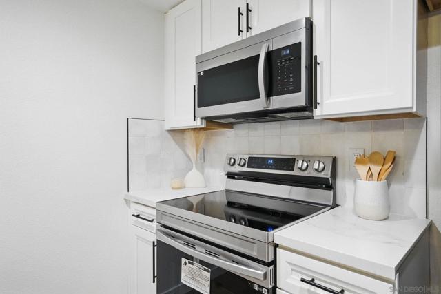 7855 Golfcrest Dr, San Diego CA: https://media.crmls.org/mediaz/735b075e-1df9-4007-90b9-52023611034c.jpg