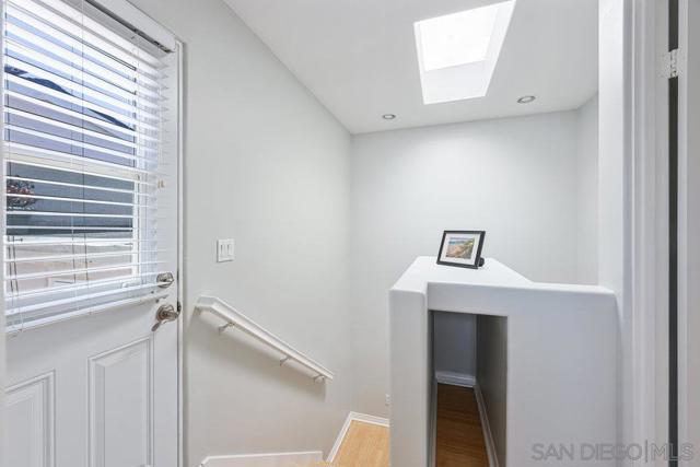 1427 Hornblend, San Diego CA: https://media.crmls.org/mediaz/735bd58f-d3ee-4fb5-af72-6d5fe6b165b2.jpg