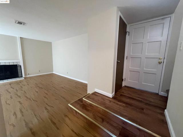 3901 Clayton Rd, Concord CA: https://media.crmls.org/mediaz/735ce3ff-6e05-4e43-b1d0-173095375327.jpg