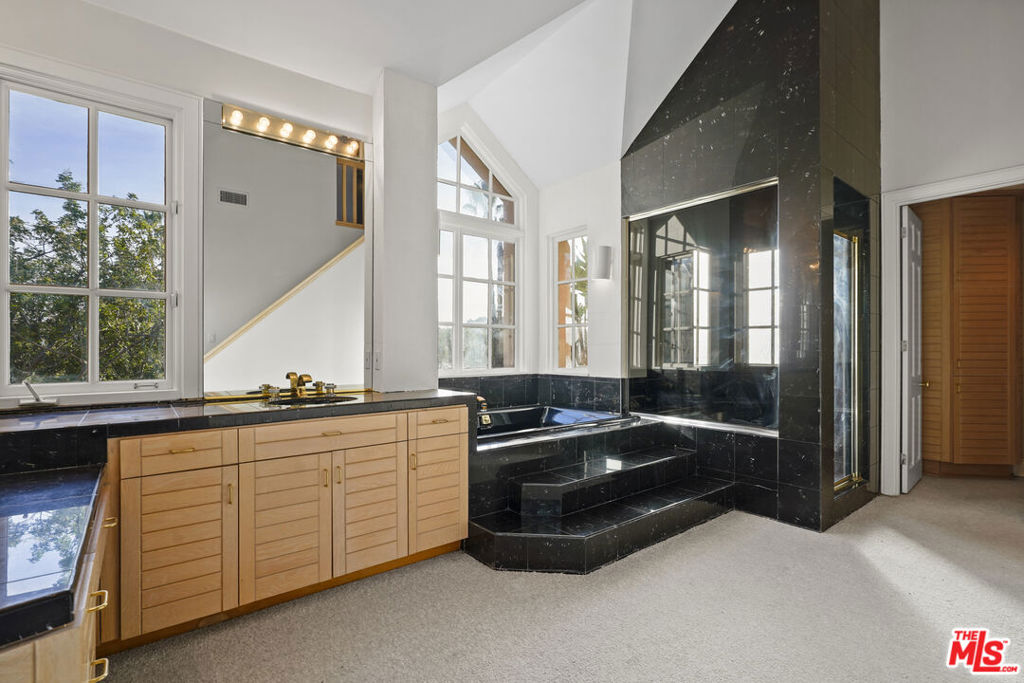 MLS #25602713 image #46