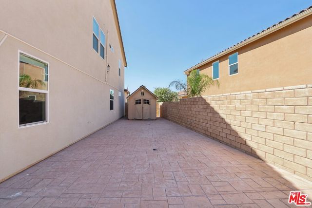 19317 Bension Drive, Santa Clarita CA: https://media.crmls.org/mediaz/735e6933-d490-4f83-a1e5-220ce41820ac.jpg