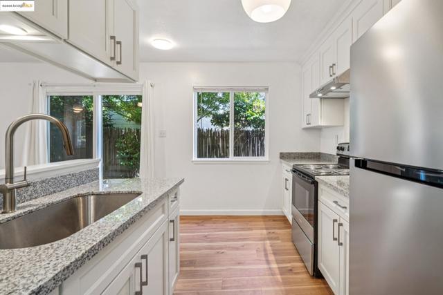 574 66th, Oakland CA: https://media.crmls.org/mediaz/735ed521-2a92-41d2-af32-348b44894e33.jpg