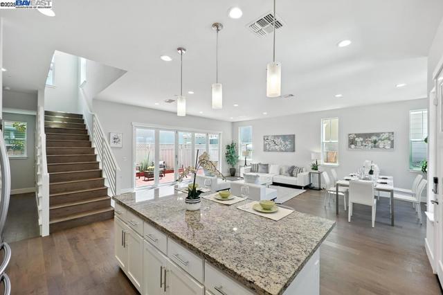 8360 Marine Way, Newark CA: https://media.crmls.org/mediaz/735f2dc0-4ec8-4066-bc55-039198cd4898.jpg